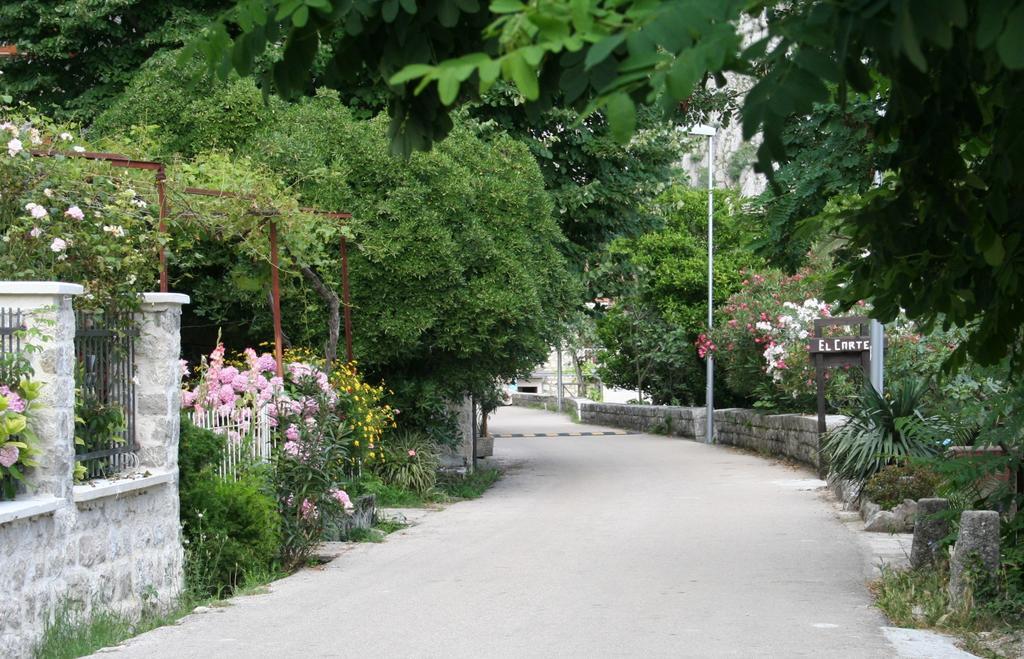 Holiday Home Ametist Kotor Exterior foto